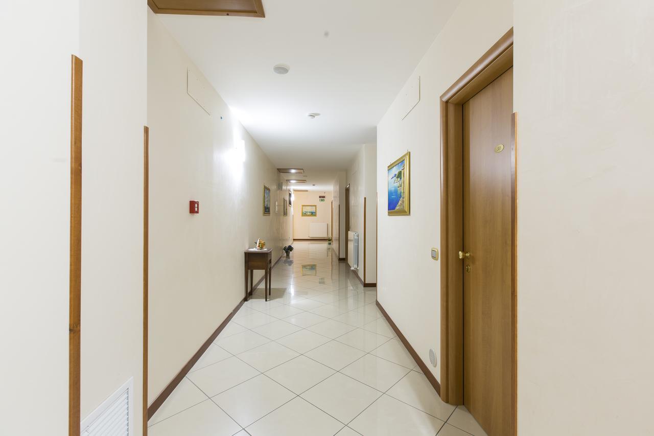 Tito La Piana Hotel מראה חיצוני תמונה
